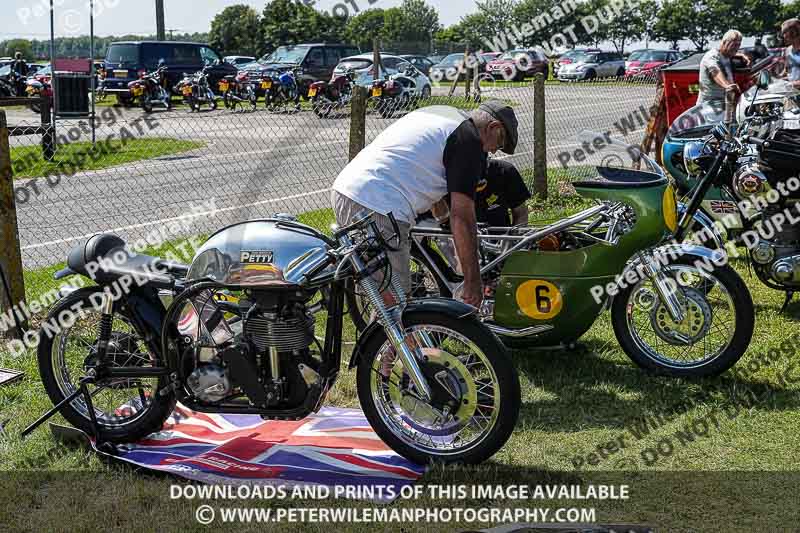 Vintage motorcycle club;eventdigitalimages;mallory park;mallory park trackday photographs;no limits trackdays;peter wileman photography;trackday digital images;trackday photos;vmcc festival 1000 bikes photographs